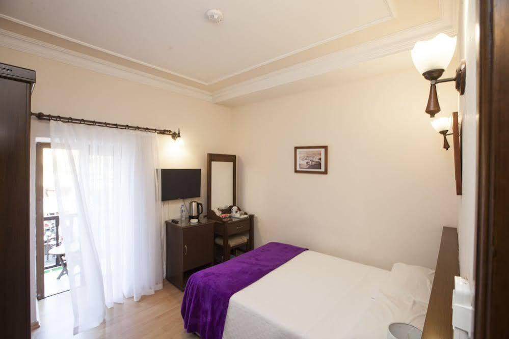 White Pearl Hotel Kyrenia  Exteriör bild